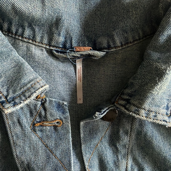 Free People cropped denim jacket - Picture 2 of 3